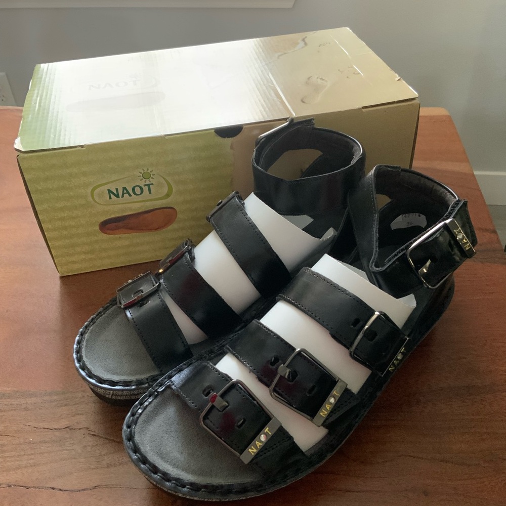 Noat Begonia Gladiator Black Strappy Sandals US 5.5, EU 36 Adjustable Comfort.